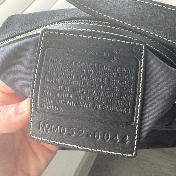 COACH Purse- Y2K 6044 - Picture 4 of 4